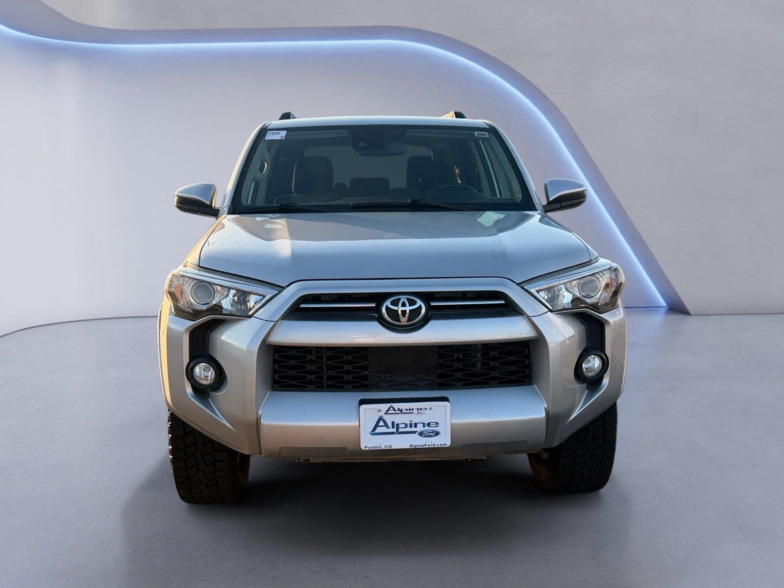 Used 2020 Toyota 4Runner SR5 AWD/4WD image 8