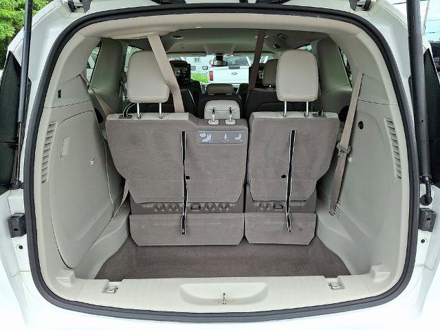 Used 2018 Chrysler Pacifica Touring-L Plus FWD image 31