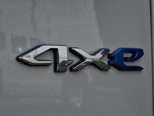 Used 2022 Jeep Wrangler Unlimited Sahara w/ Cold Weather Group image 32