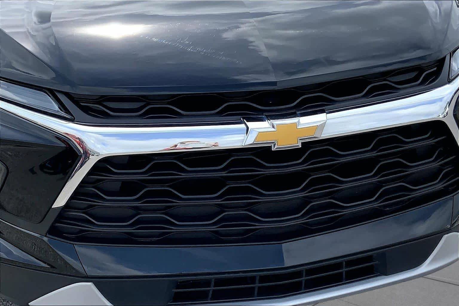 Used 2024 Chevrolet Blazer LT FWD image 28