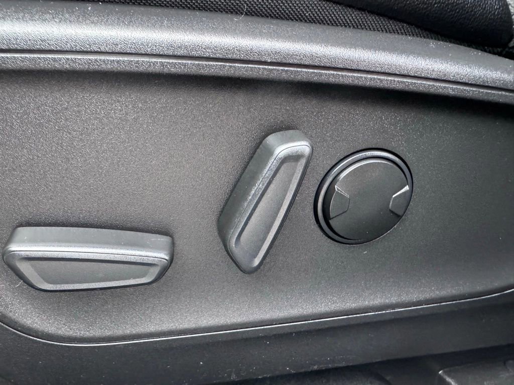 Certified 2023 Ford Escape SE w/ PHEV Premium Package image 30