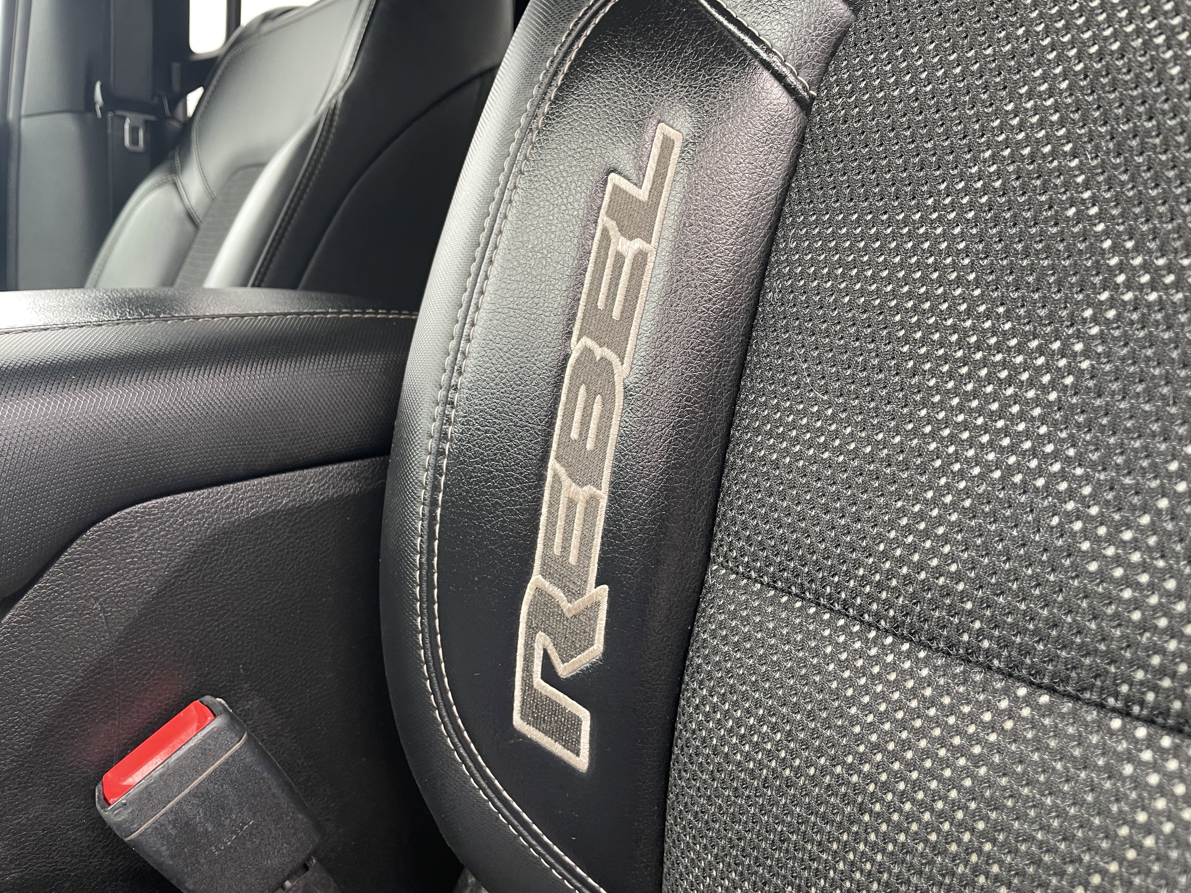 Used 2020 RAM 1500 Rebel image 17