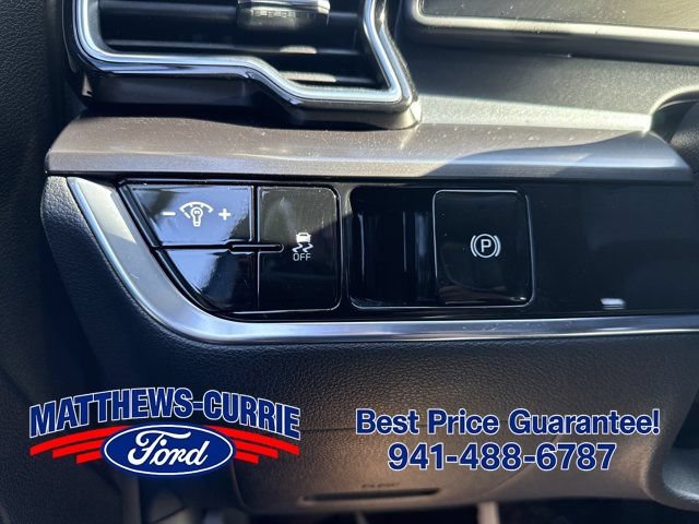 Used 2025 Kia Sportage EX FWD image 25