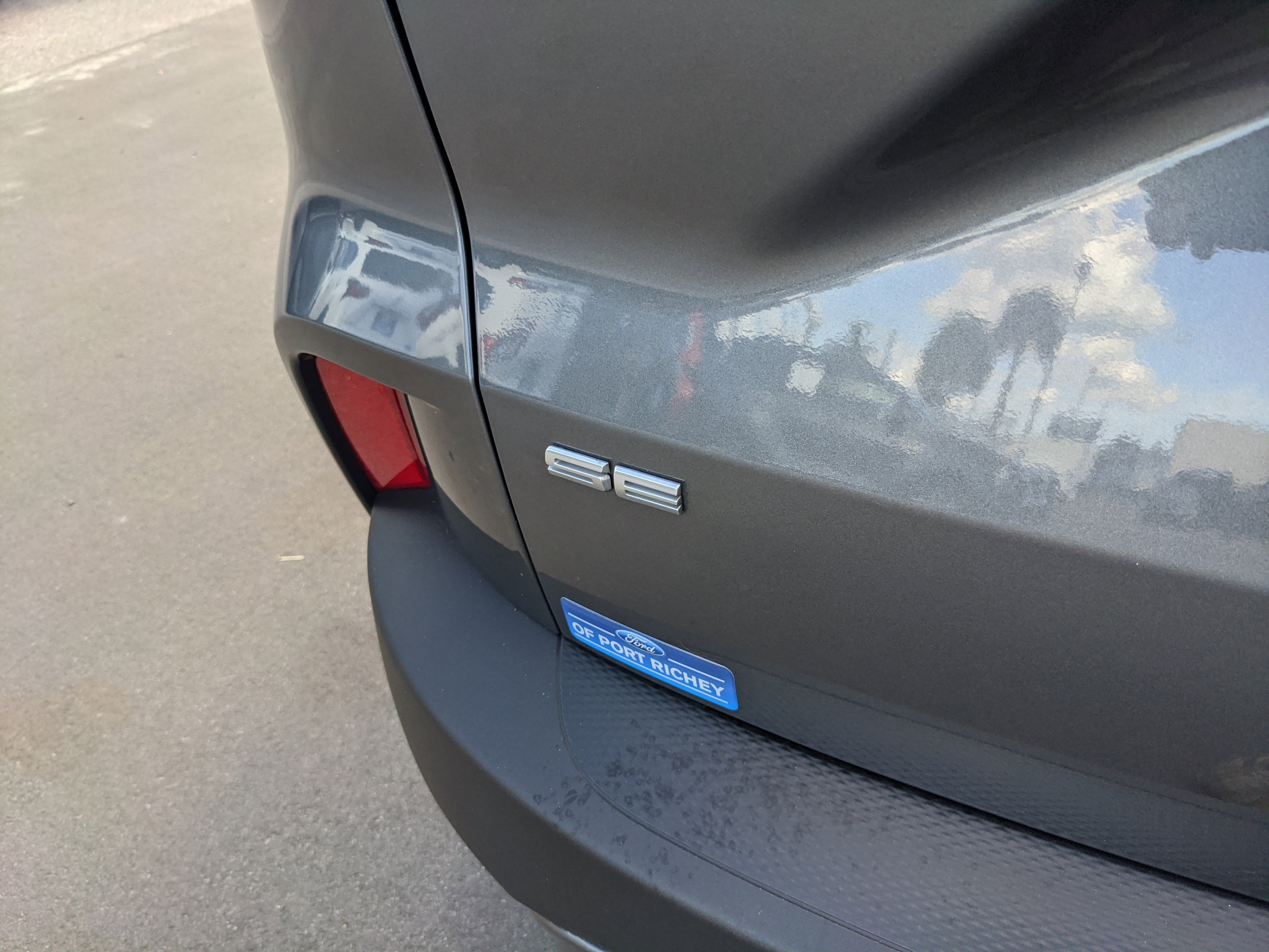 Certified 2022 Ford Escape SE w/ SE Sport Appearance Package image 13