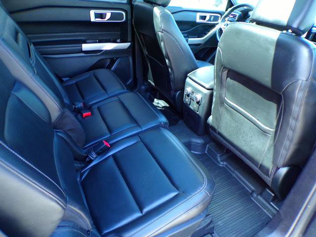 Certified 2022 Ford Explorer XLT w/ Equipment Group 202A AWD/4WD image 9
