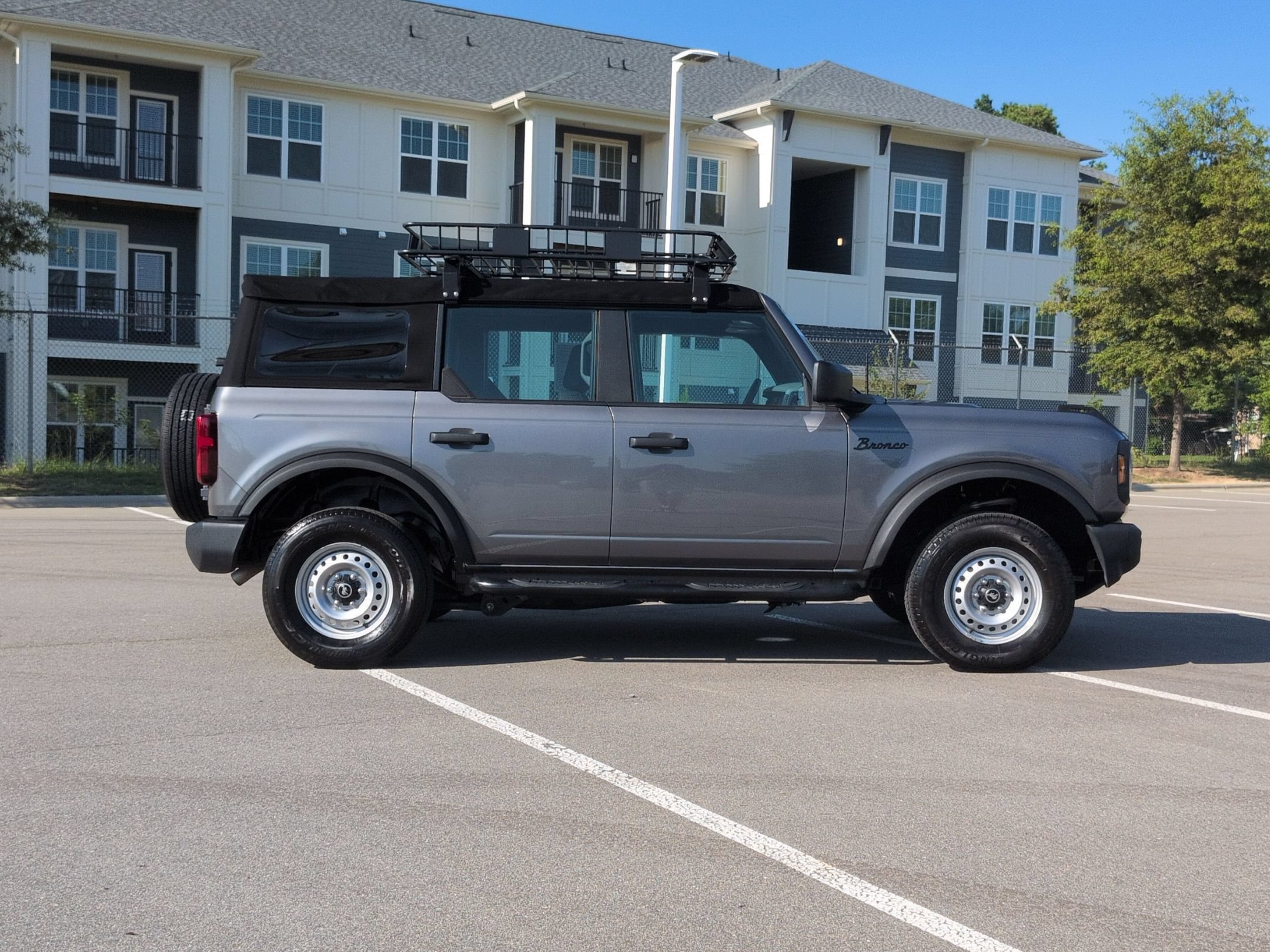 Certified 2022 Ford Bronco 4-Door AWD/4WD image 3