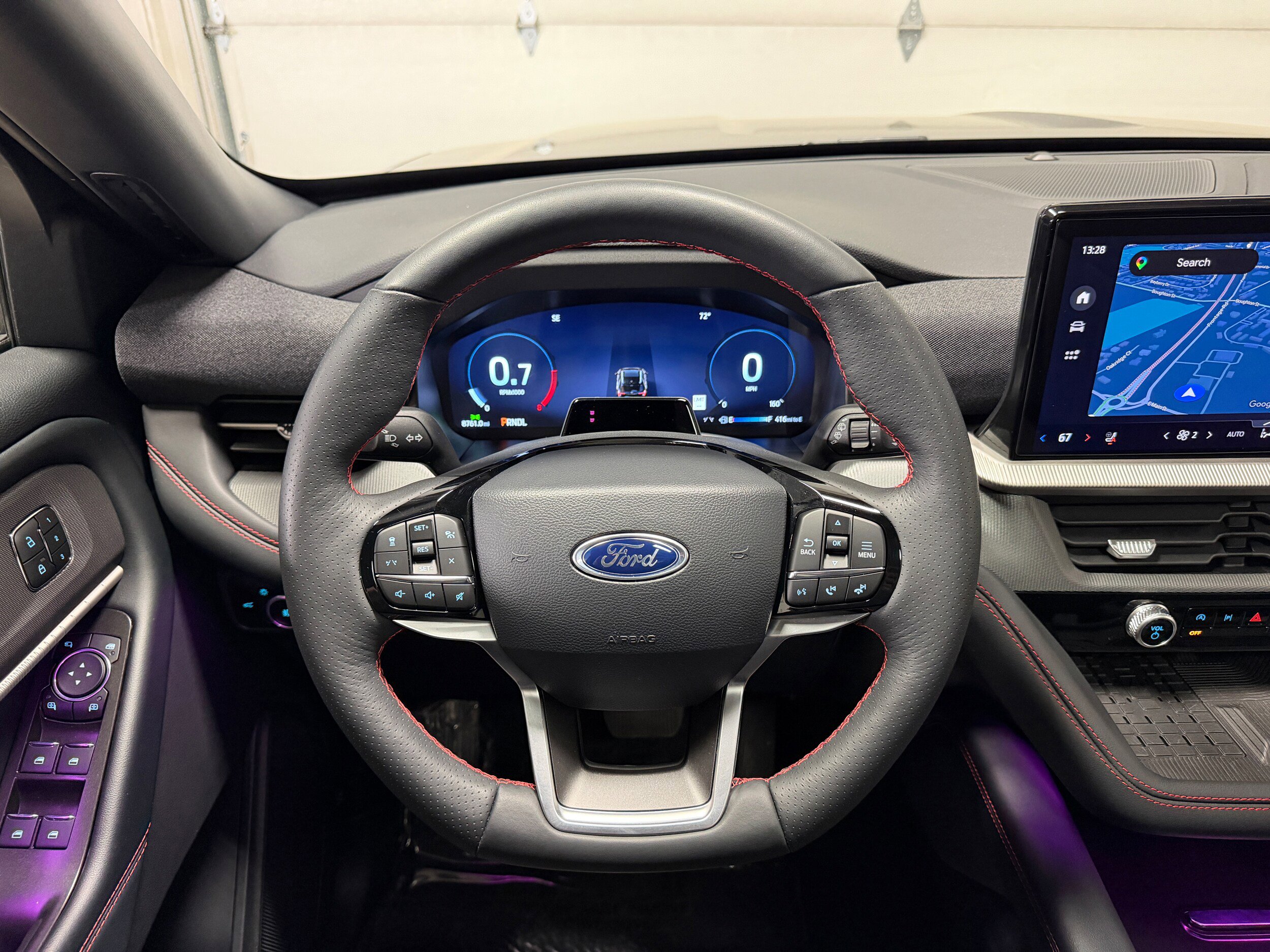 Certified 2025 Ford Explorer ST-Line w/ Premium Package AWD/4WD image 16