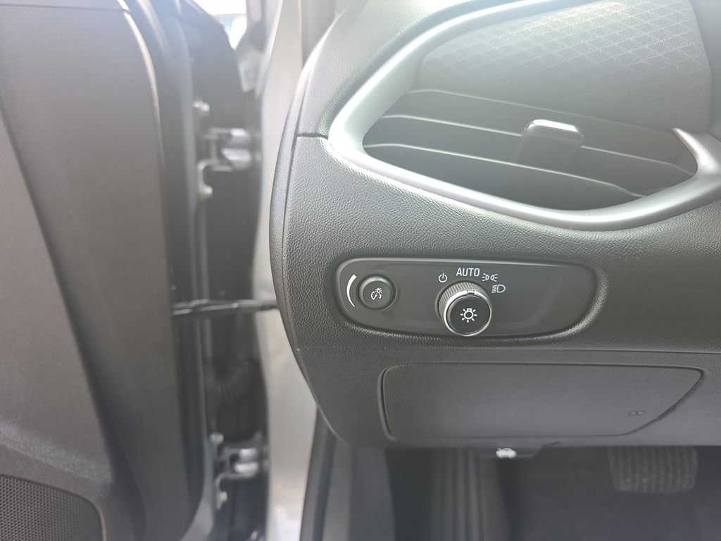 Used 2023 Chevrolet Malibu LT FWD image 18