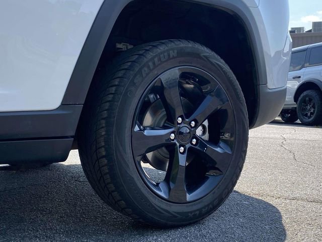 Used 2023 Jeep Grand Cherokee Altitude image 11