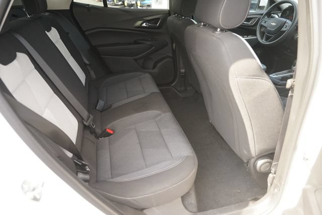Used 2025 Chevrolet Trax LS w/ LS Convenience Package FWD image 15