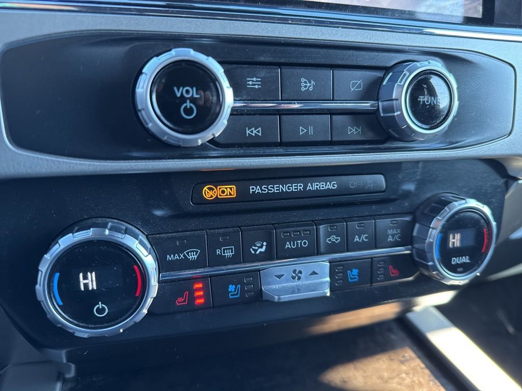 Certified 2022 Ford F250 Lariat w/ Lariat Value Package image 19