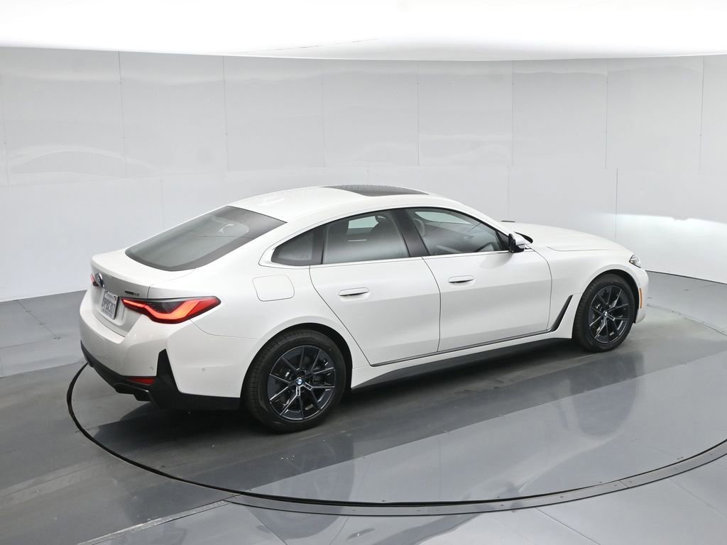 Used 2025 BMW i4 eDrive40 image 14