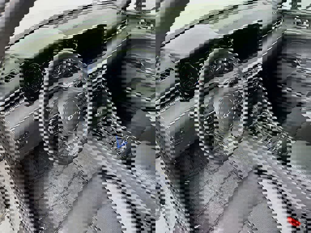 Used 2024 Kia K5 GT-Line w/ GT-Line Premium Package image 9