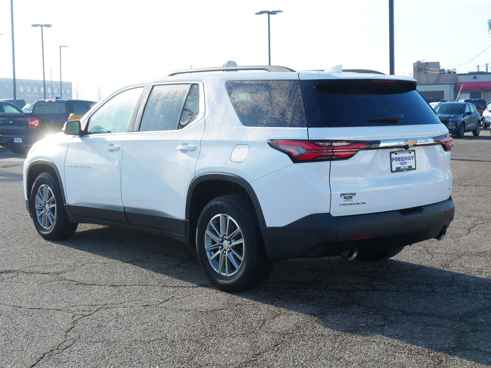 Used 2023 Chevrolet Traverse LT image 5