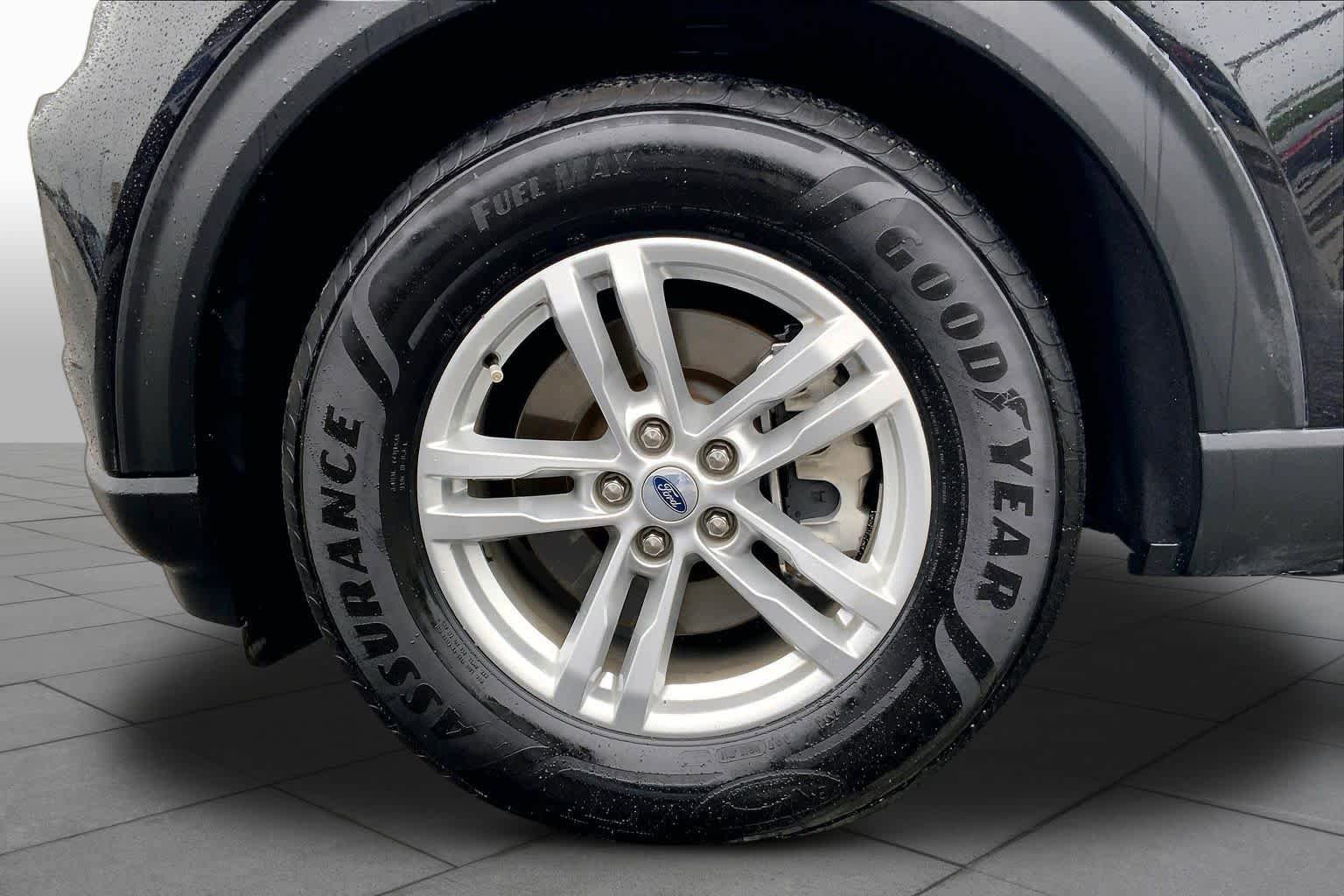 Certified 2022 Ford Explorer XLT RWD image 11
