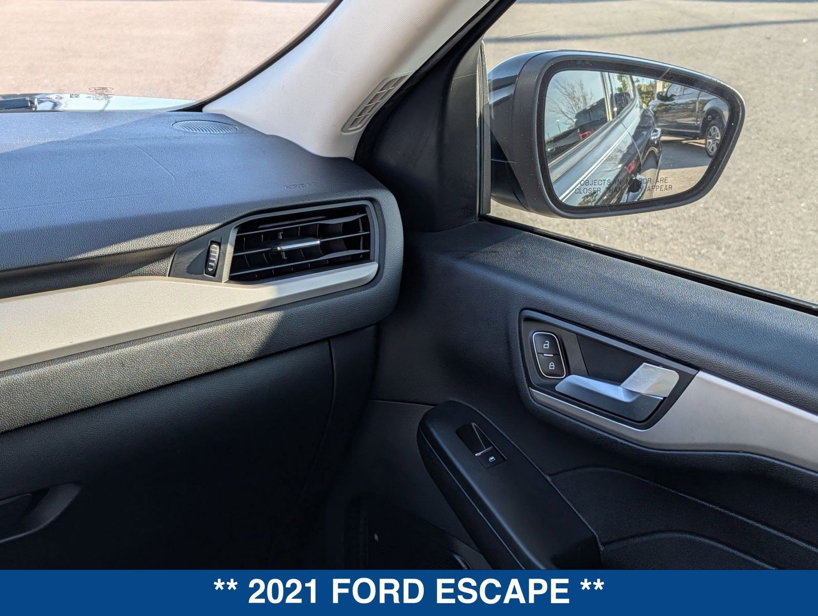 Certified 2021 Ford Escape SE image 17