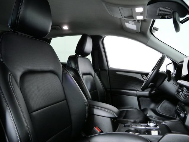 Certified 2025 Ford Escape Platinum AWD/4WD image 9