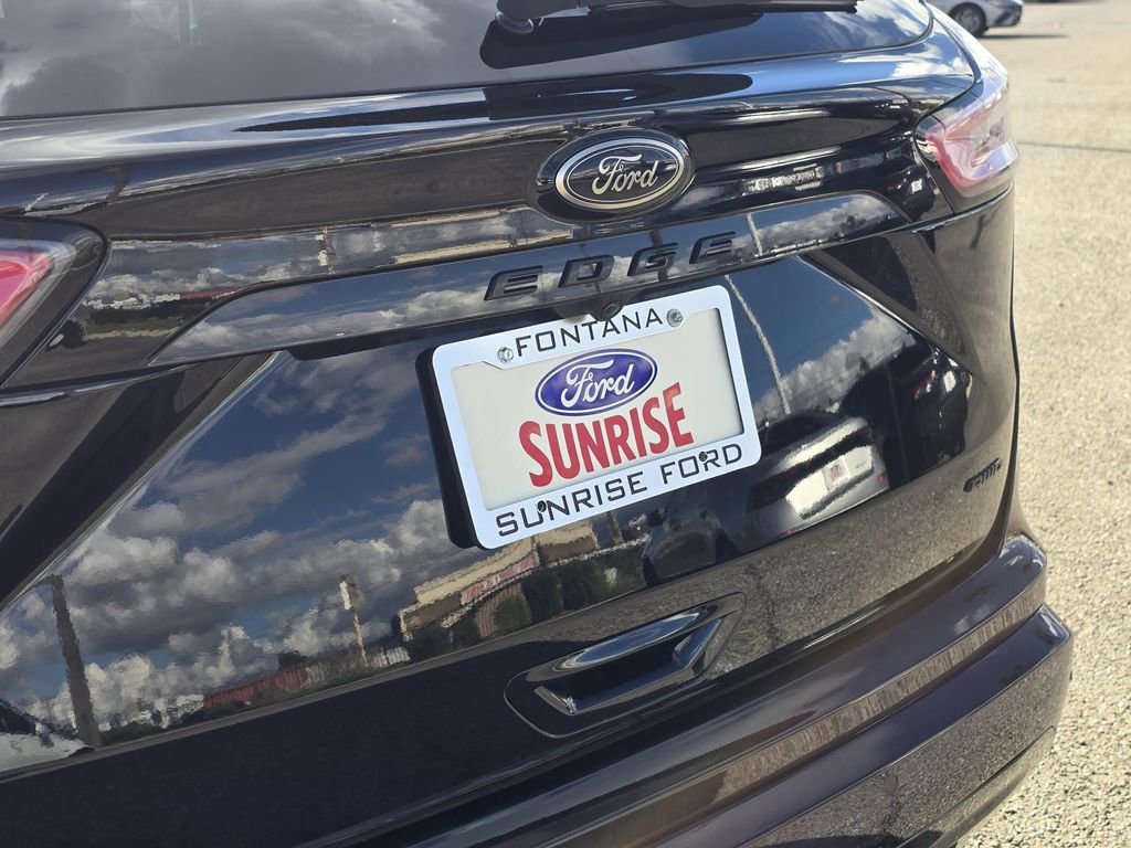 Certified 2024 Ford Edge SE w/ Black Appearance Package image 7