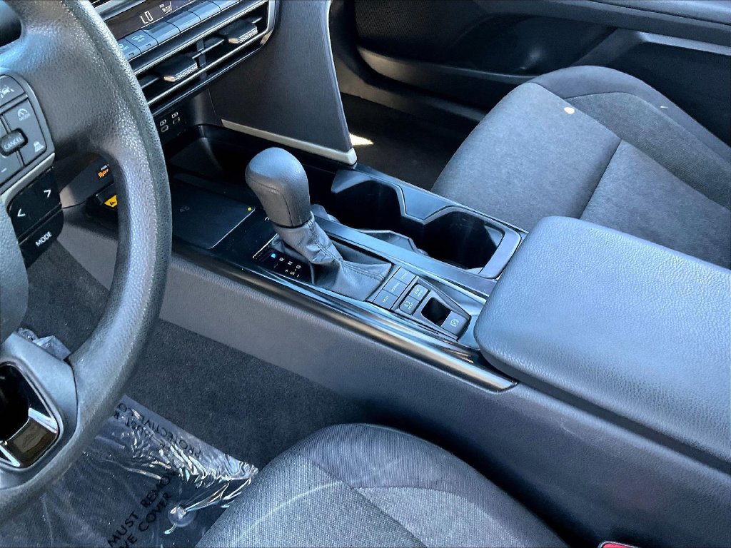 Used 2025 Toyota Camry LE FWD image 20