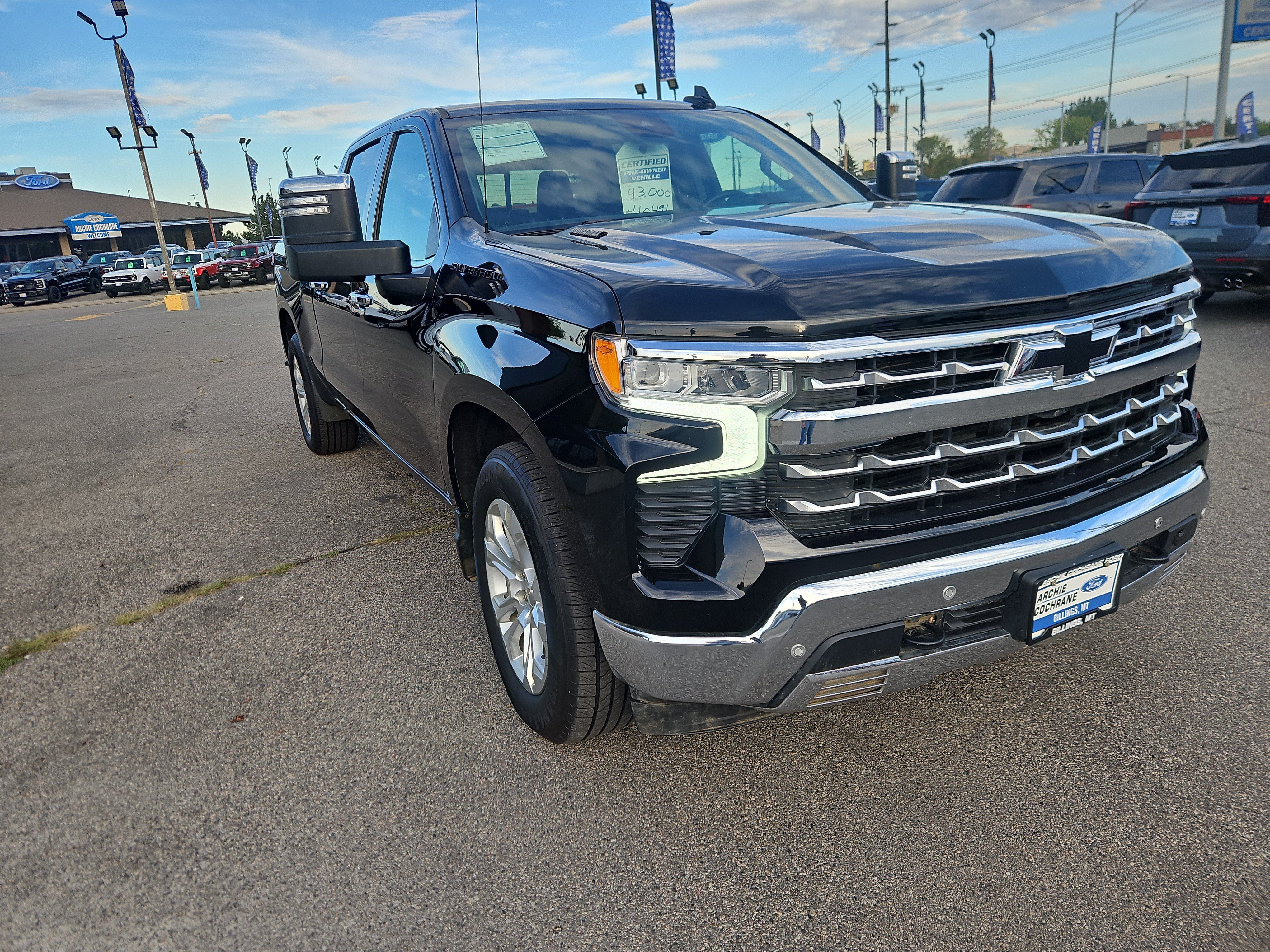 Used 2023 Chevrolet Silverado 1500 LTZ w/ Technology Package AWD/4WD image 7