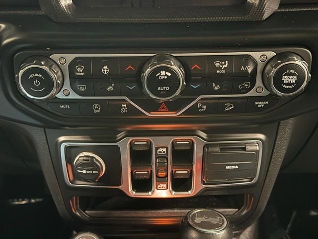 Used 2021 Jeep Wrangler Unlimited Sahara AWD/4WD image 30