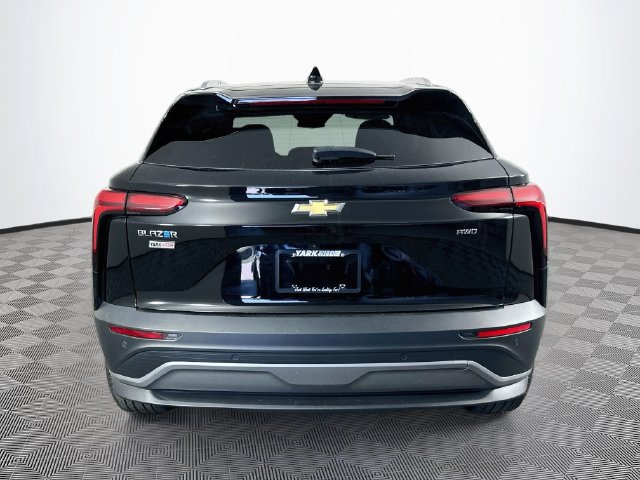 Used 2024 Chevrolet Blazer EV LT AWD/4WD image 11