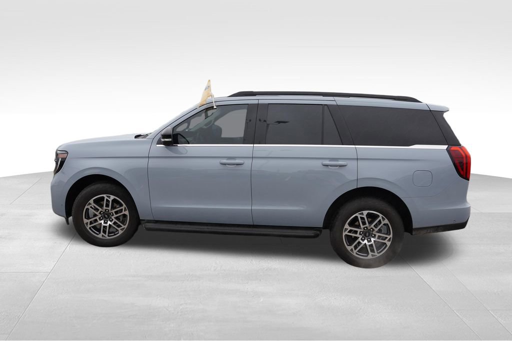 Certified 2025 Ford Expedition Active AWD/4WD image 9