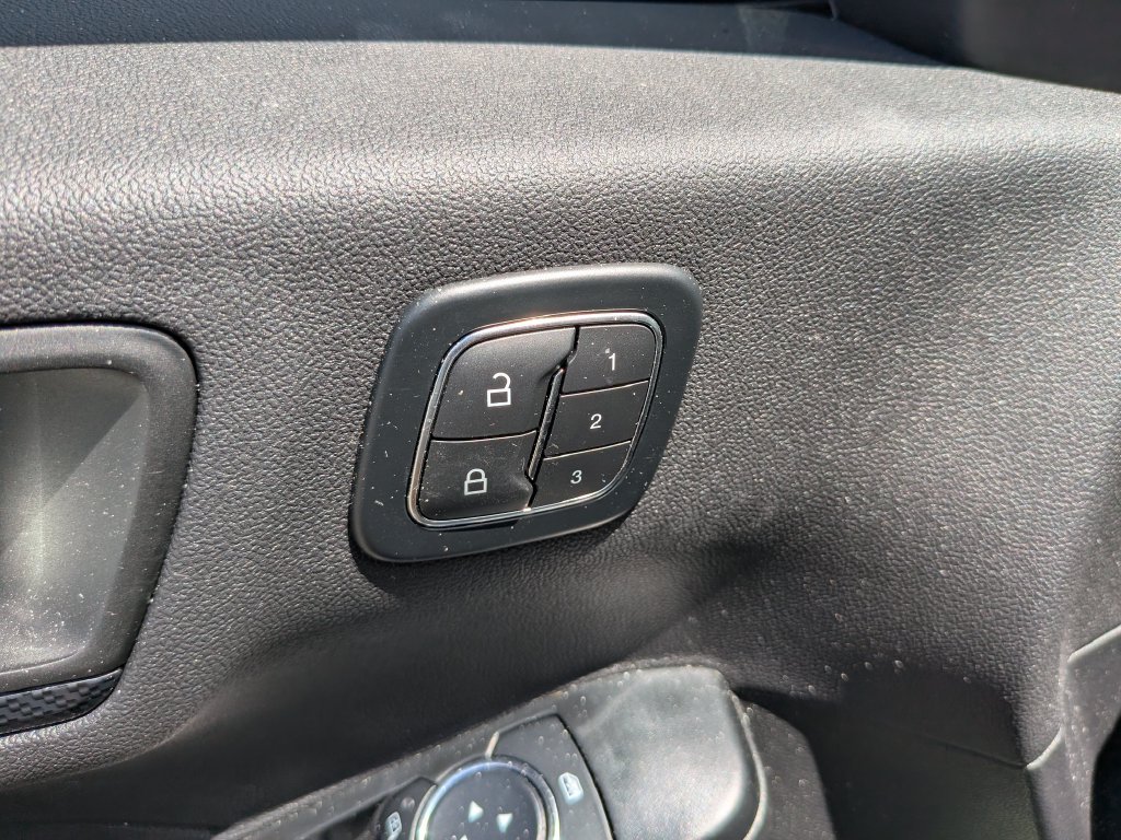 Certified 2025 Ford Escape ST-Line Elite w/ Premium Technology Package AWD/4WD image 20