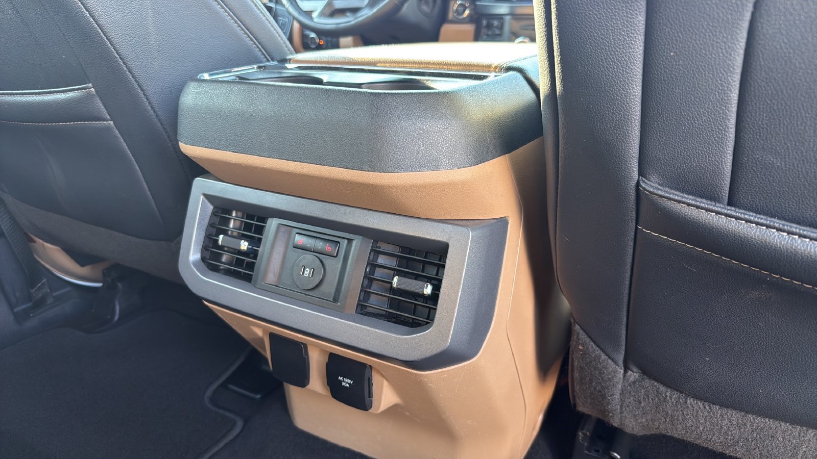 Certified 2024 Ford F350 Lariat w/ Lariat Ultimate Package AWD/4WD image 27