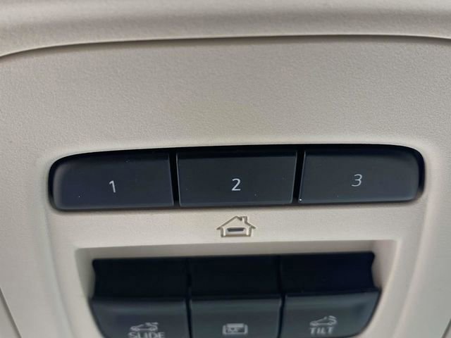 Used 2023 Buick Envision Avenir image 36