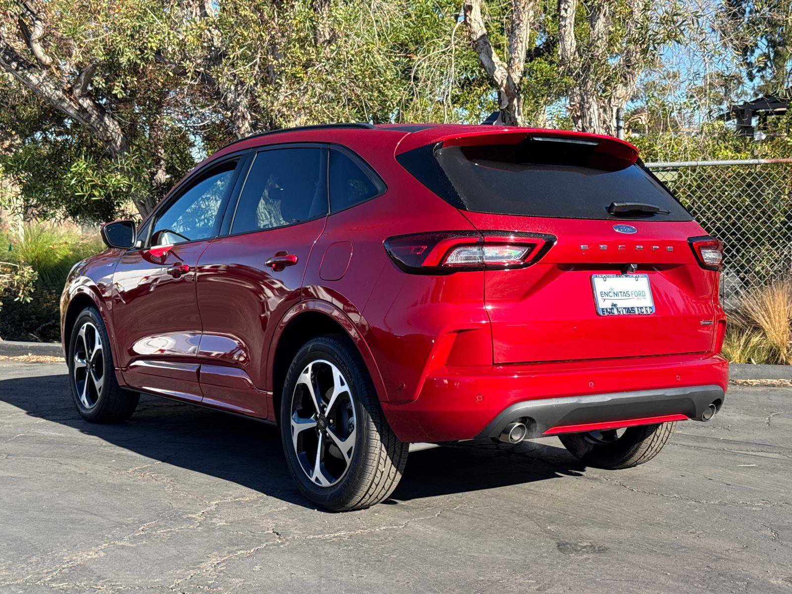 Certified 2023 Ford Escape ST-Line Elite w/ Premium Technology Package image 6