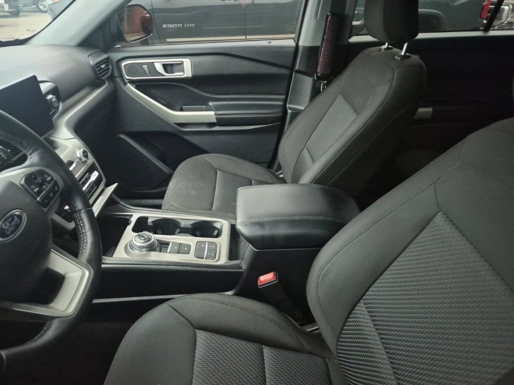 Certified 2022 Ford Explorer XLT RWD image 32