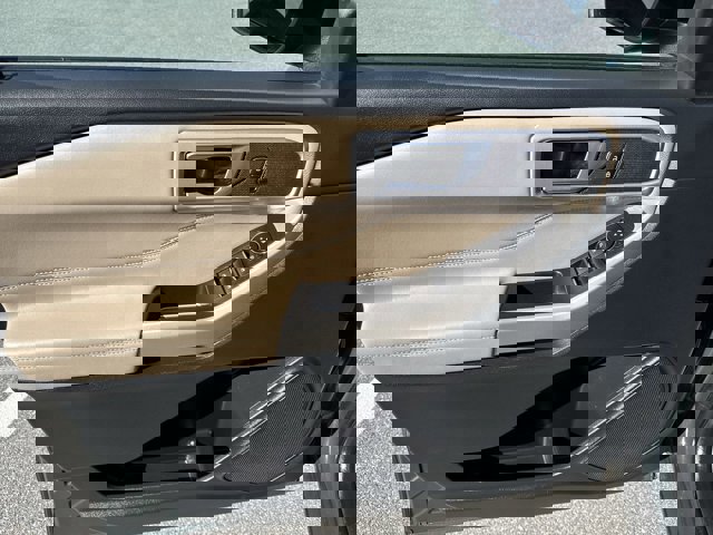 Certified 2023 Ford Explorer XLT image 4