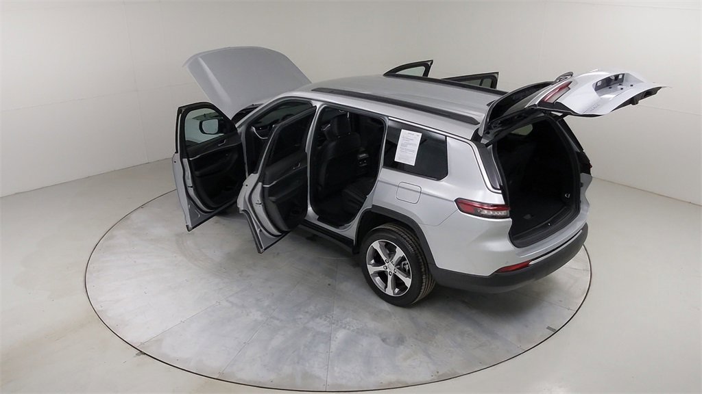 Used 2025 Jeep Grand Cherokee L Limited image 54