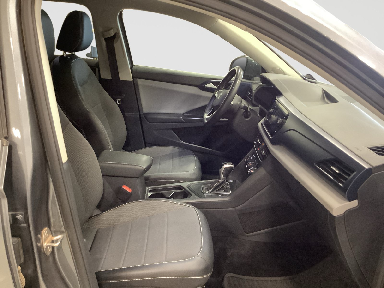 Used 2022 Volkswagen Taos SE FWD image 13