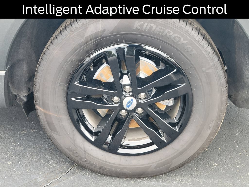 Certified 2022 Ford Explorer XLT w/ Equipment Group 202A AWD/4WD image 32