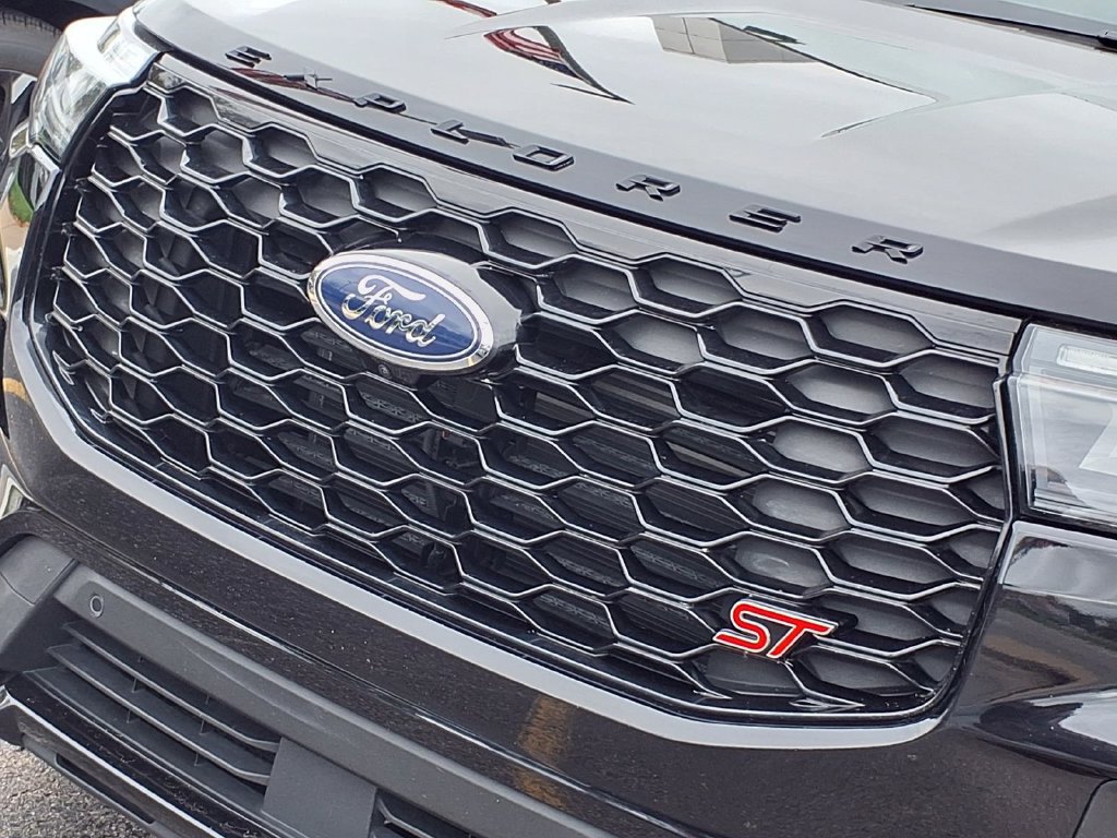 Certified 2025 Ford Explorer ST AWD/4WD image 38