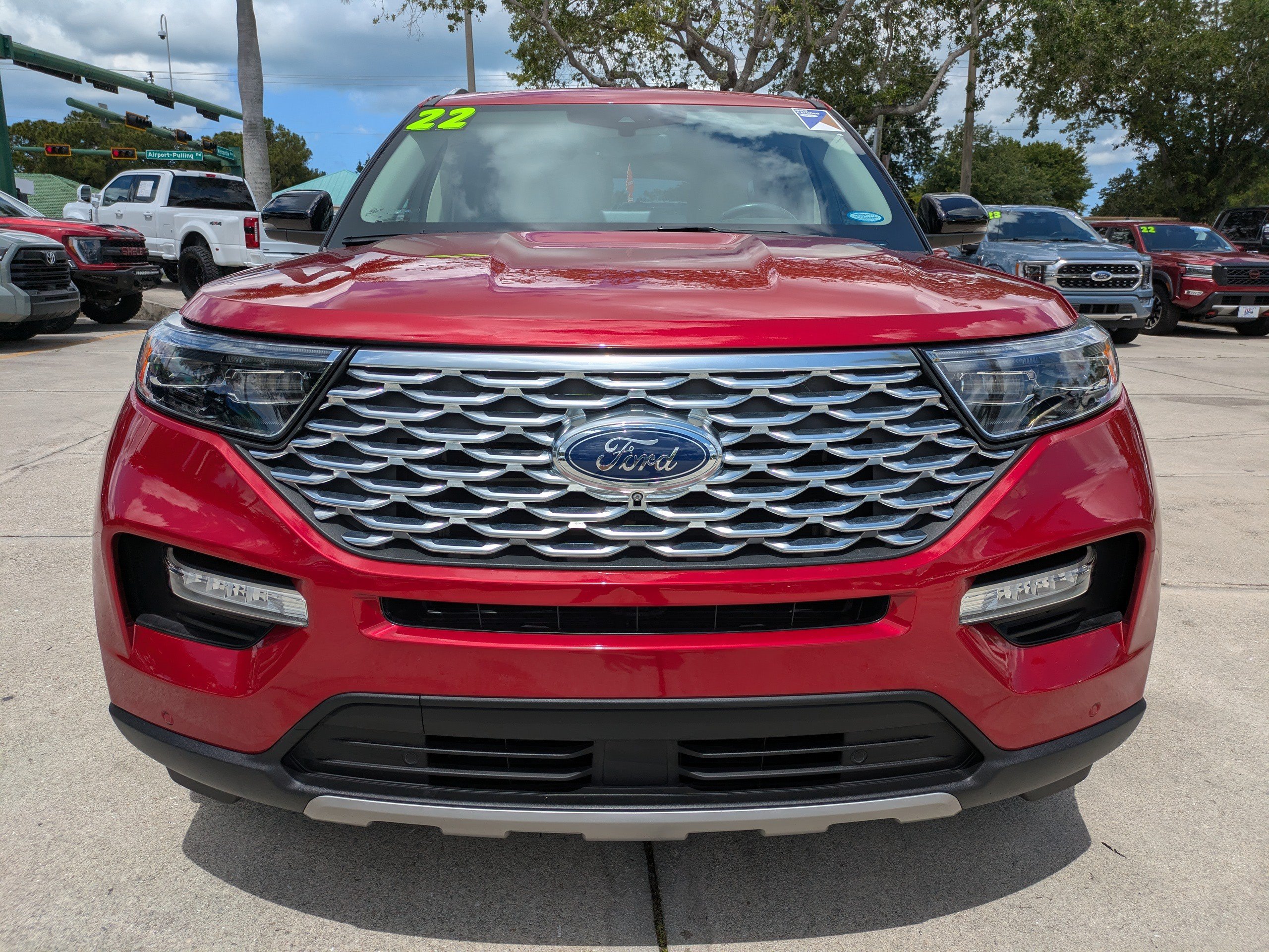 Certified 2022 Ford Explorer Platinum w/ Technology Package AWD/4WD image 8