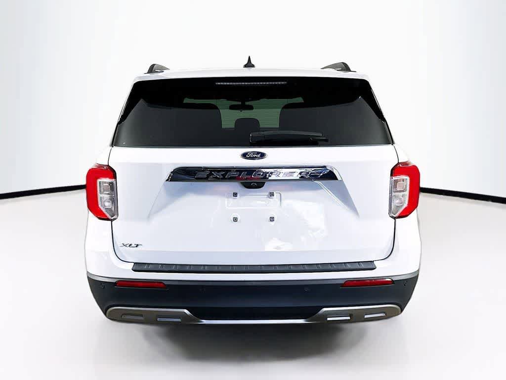Certified 2023 Ford Explorer XLT w/ Equipment Group 202A RWD image 5