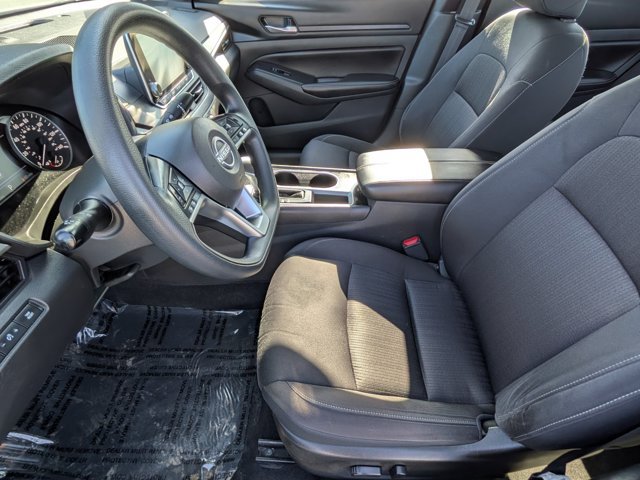 Used 2024 Nissan Altima 2.5 SV FWD image 13