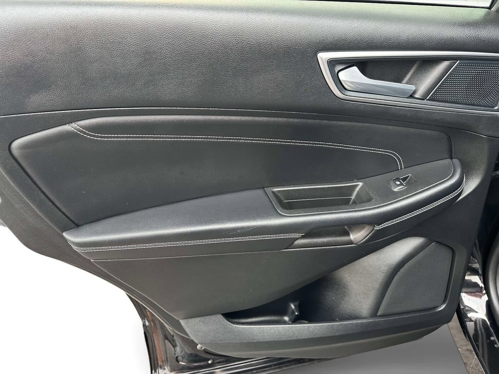 Certified 2024 Ford Edge Titanium AWD/4WD image 11