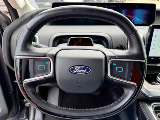 Certified 2025 Ford Expedition Platinum w/ Driver's Package AWD/4WD image 10