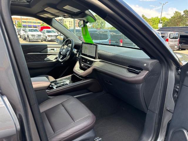 Certified 2025 Ford Explorer Platinum w/ Ultimate Package AWD/4WD image 33