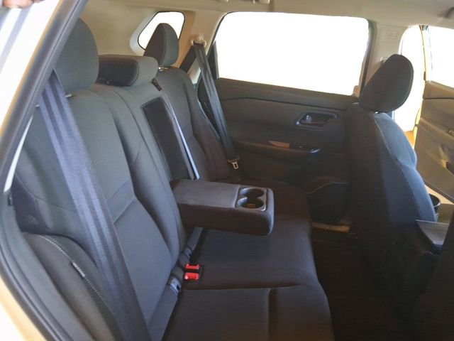 Used 2024 Nissan Rogue S FWD image 18