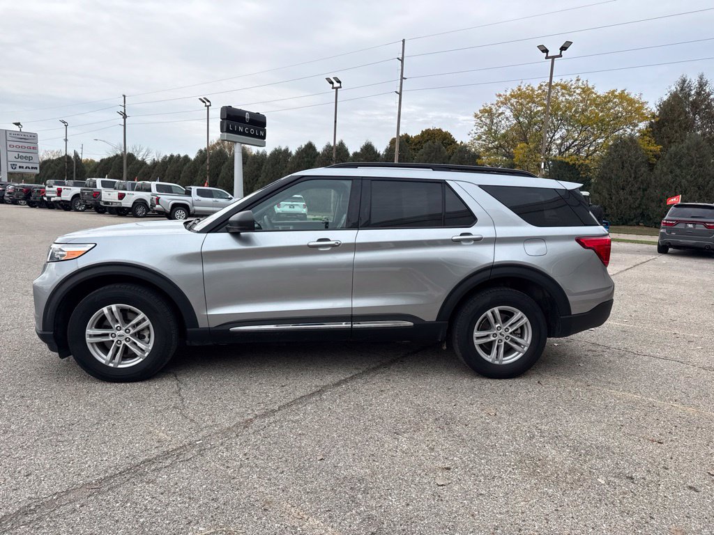Certified 2024 Ford Explorer XLT w/ Equipment Group 202A AWD/4WD image 6