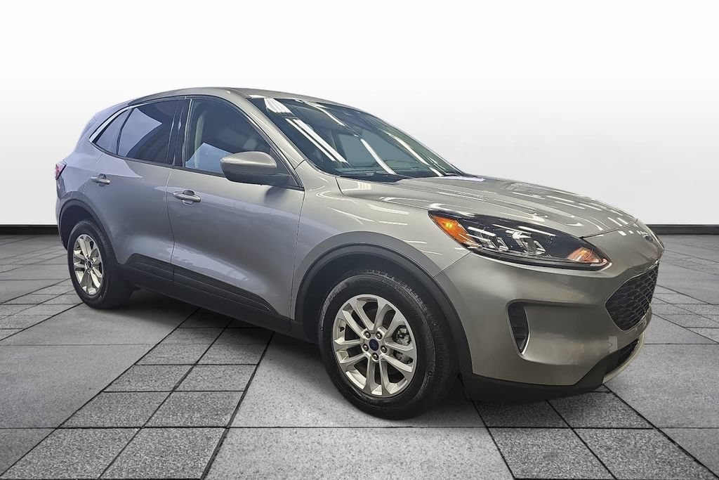 Certified 2021 Ford Escape SE FWD image 3