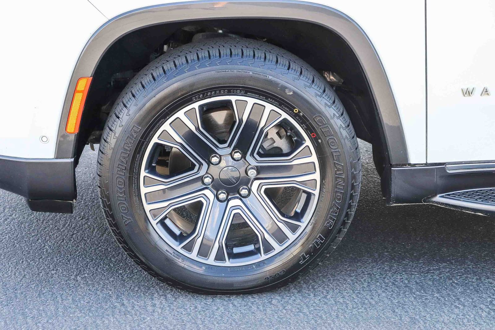 Used 2022 Jeep Wagoneer Series III w/ Flexible Seating Group AWD/4WD image 9