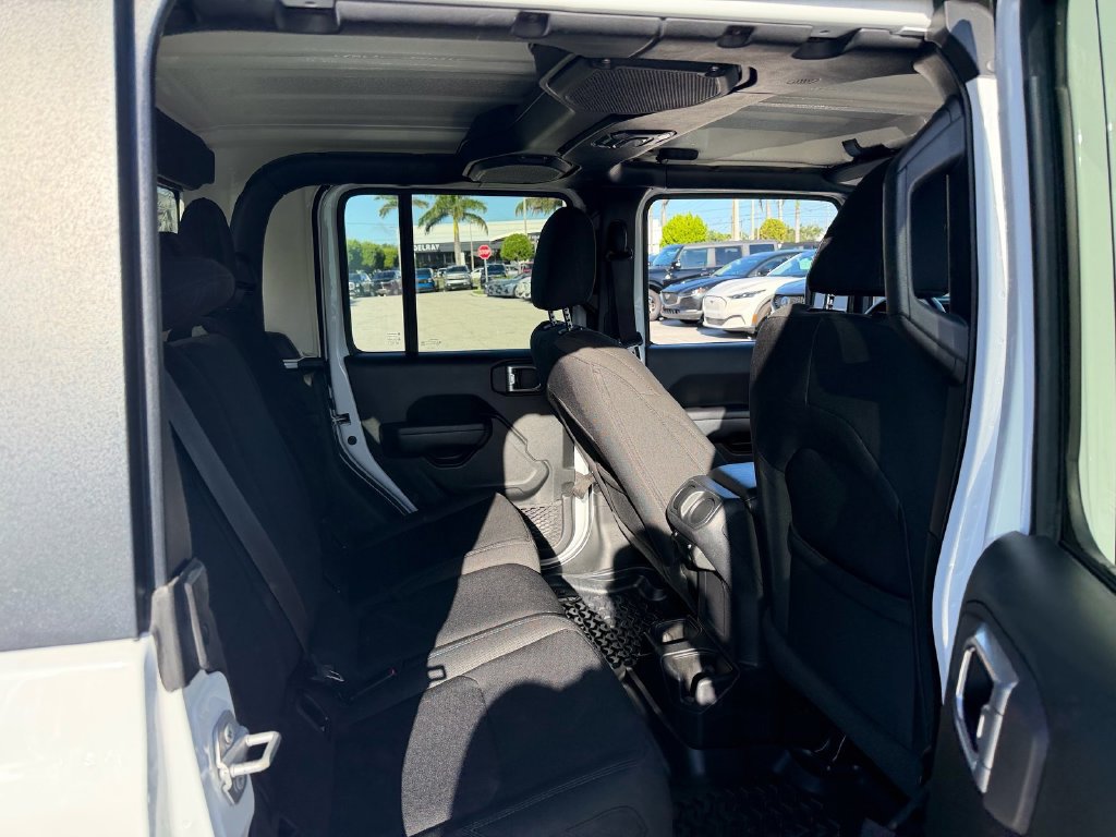 Used 2021 Jeep Gladiator Sport AWD/4WD image 18