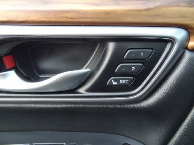 Used 2020 Honda CR-V Touring image 17