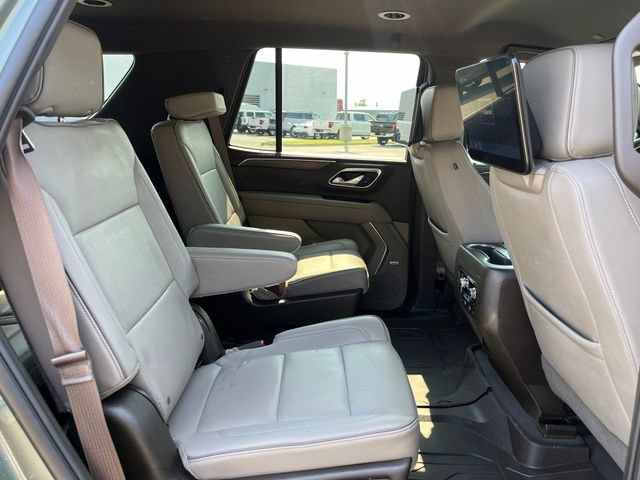 Used 2024 GMC Yukon SLT w/ SLT Luxury Package AWD/4WD image 10